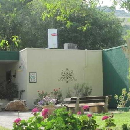 Готель Kibbutz Country Lodging Amaid Ammiad Екстер'єр фото